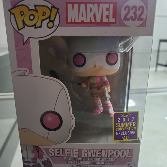 Selfie gwenpool